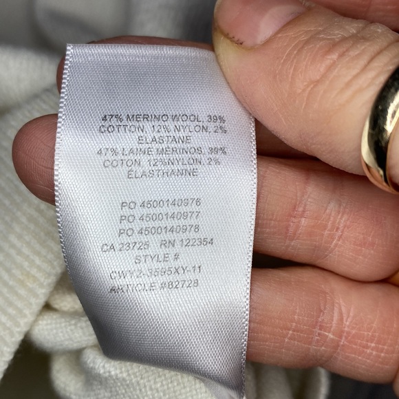 Aritzia Sunday Best Dash Floral Sweater Size S - Picture 8 of 8